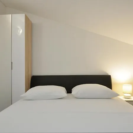 Apartmani Vedrana, Murter Exterior photo