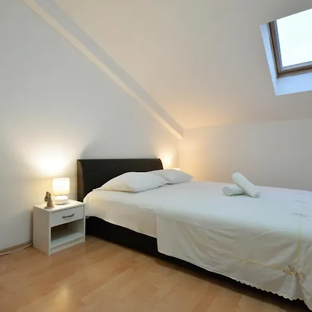Apartmani Vedrana, Murter Exterior photo