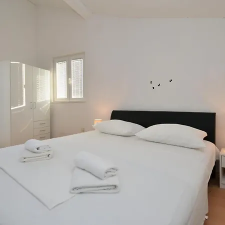 Apartmani Vedrana, Murter Exterior photo