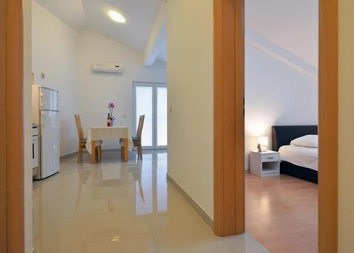 Apartmani Vedrana, Murter