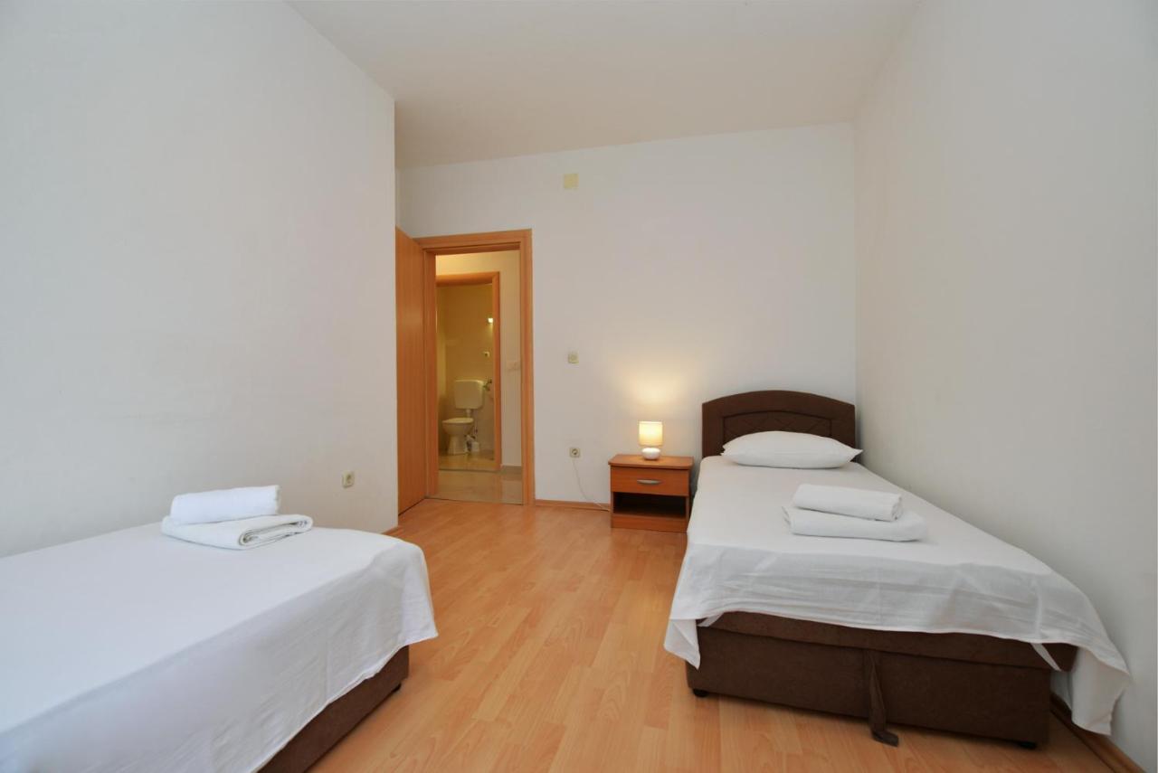 Apartment Vedrana, *