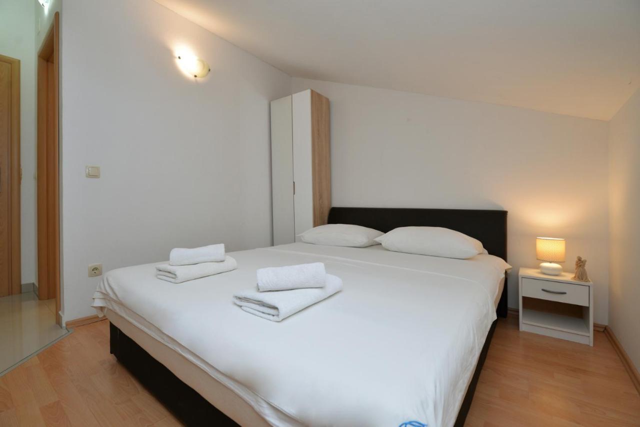 Apartma Vedrana, Murter